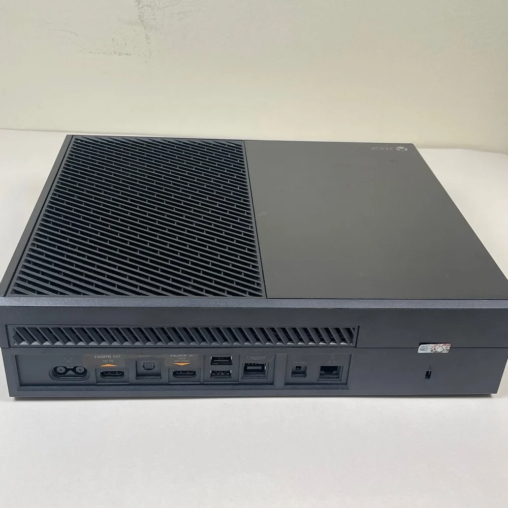 Microsoft Xbox One Console Model 1540 PARTS REPAIR ONLY Not tested